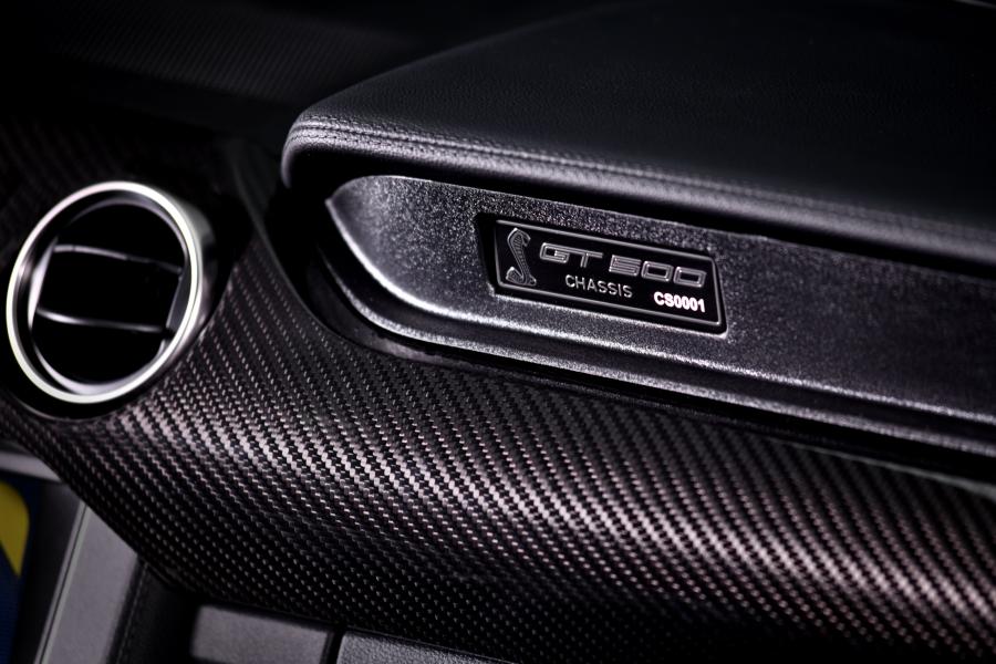 Детали интерьера Ford Mustang Shelby GT500 2019 года  (фото 6 из 11)